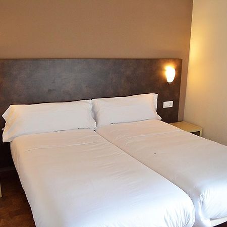Hostal Restaurante Los Mellizos Guarromán Екстериор снимка